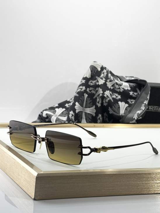 Picture of Chrome Hearts Sunglasses _SKUfw75976544fw